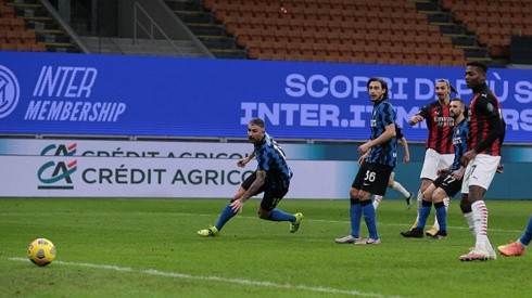 Zlatan Ibrahimovic puso el 0-1 para el Milan contra Inter.