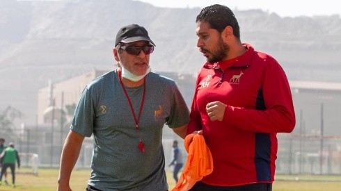 Mario Salas ya trabaja con los jugadores en Egipto