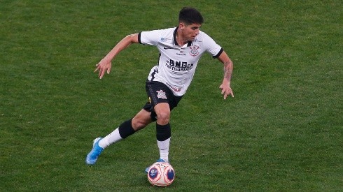 Araos empieza a ganar protagonismo en Corinthians