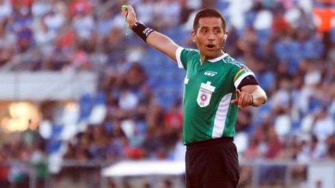 Francisco Gilabert no sancionó penal en la última jugada del duelo entre Colo Colo y Cobresal y no arbitrará en la última fecha del Campeonato Nacional