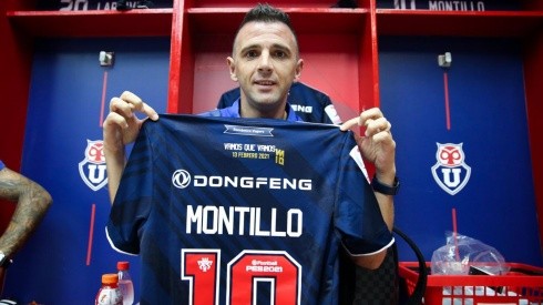 Walter Montillo y los detalles de su camiseta en la U para el último partido antes del retiro.