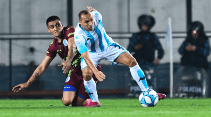 Marcelo Díaz, mediocampista chileno de Racing Club
