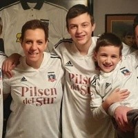 “¡Hasta la morir!”: Mirko Jozic posa con la camiseta de Colo Colo