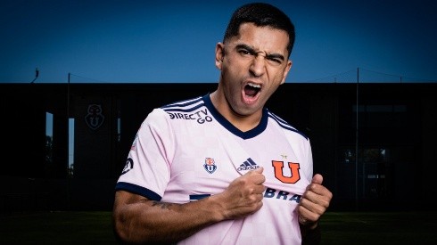 Yonathan Andía ve los frutos de su trabajo tras ser presentado como nuevo jugador de Universidad de Chile.