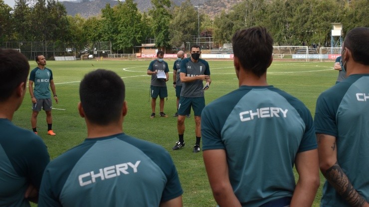Gustavo Poyet, entrenador de Universidad Católica