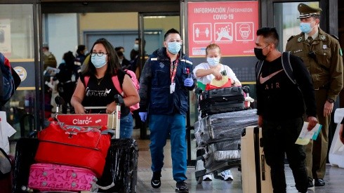Chile cierra sus fronteras por alza de contagios