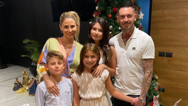 La familia de Mauricio Pinilla y Gissella Gallardo