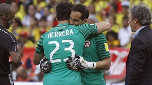 Johnny Herrera y Claudio Bravo en la selección chilena.
