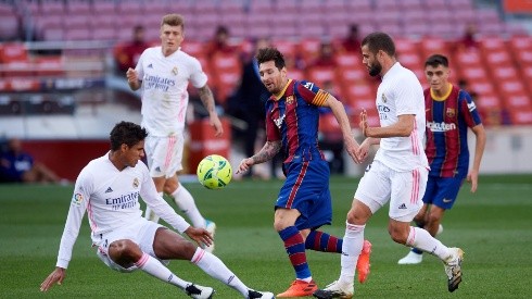 Real Madrid y Barcelona protagonizan este sábado un nuevo clásico del fútbol español, y que muchos en el mundo esperan.