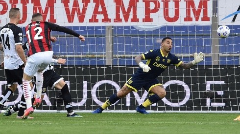 Ante Rebic abrió el marcador en la victoria de Milan sobre Parma.