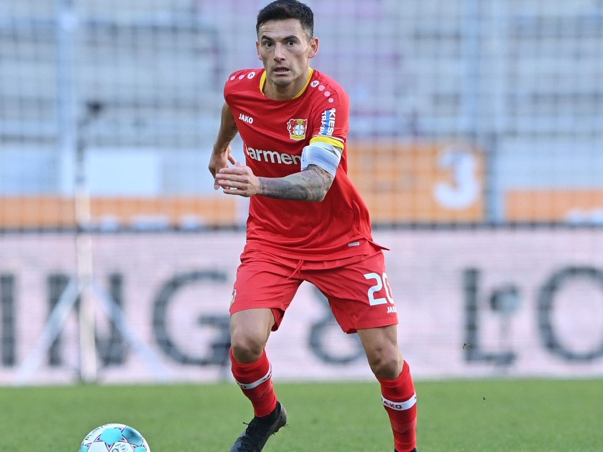 El Leverkusen Se Las Manda Con Un Alucinante Saludo Al Capitan Charles Aranguiz Con Mensaje De Johnny Herrera Incluido Redgol