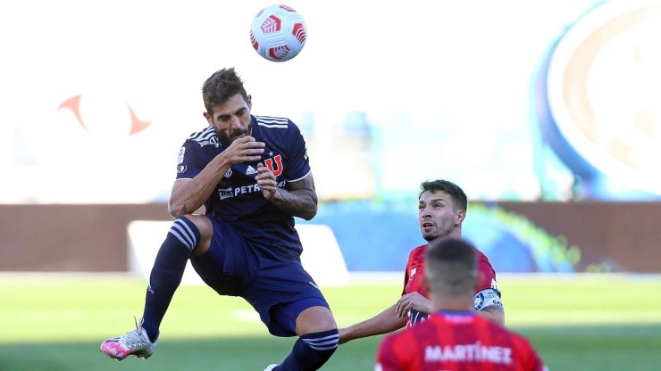 Joaquín Larrivey, delantero argentino de Universidad de Chile
