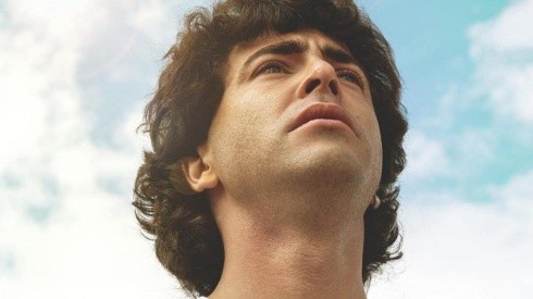 Nicolas Goldschmidt interpreta a Diego Armando en Maradona: Sueño Bendito.