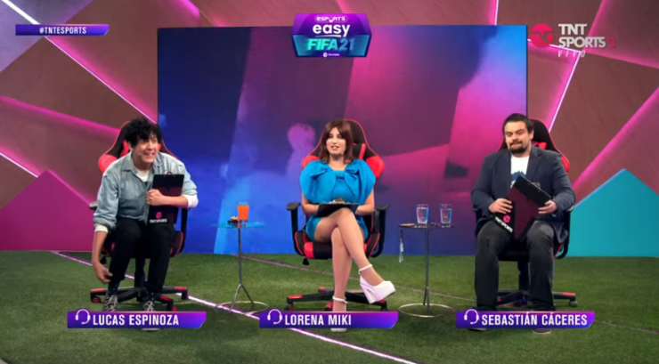 Lorena Miki, Lucas Espinoza y Sebastián Cáceres llevan las emociones de la clasificatoria de Chile a la Copa América FIFA21 en TNT Sports. | Foto: TNT Sports.