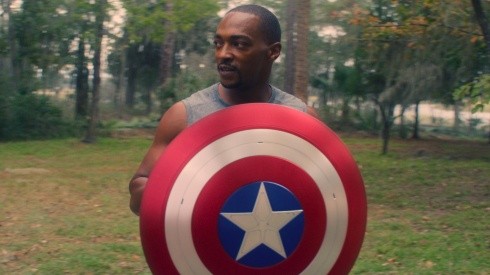 Tras los sucesos de The Falcon and The Winter Soldier, Sam Wilson (Anthony Mackie) quedó a cargo del manto para Capitán América 4
