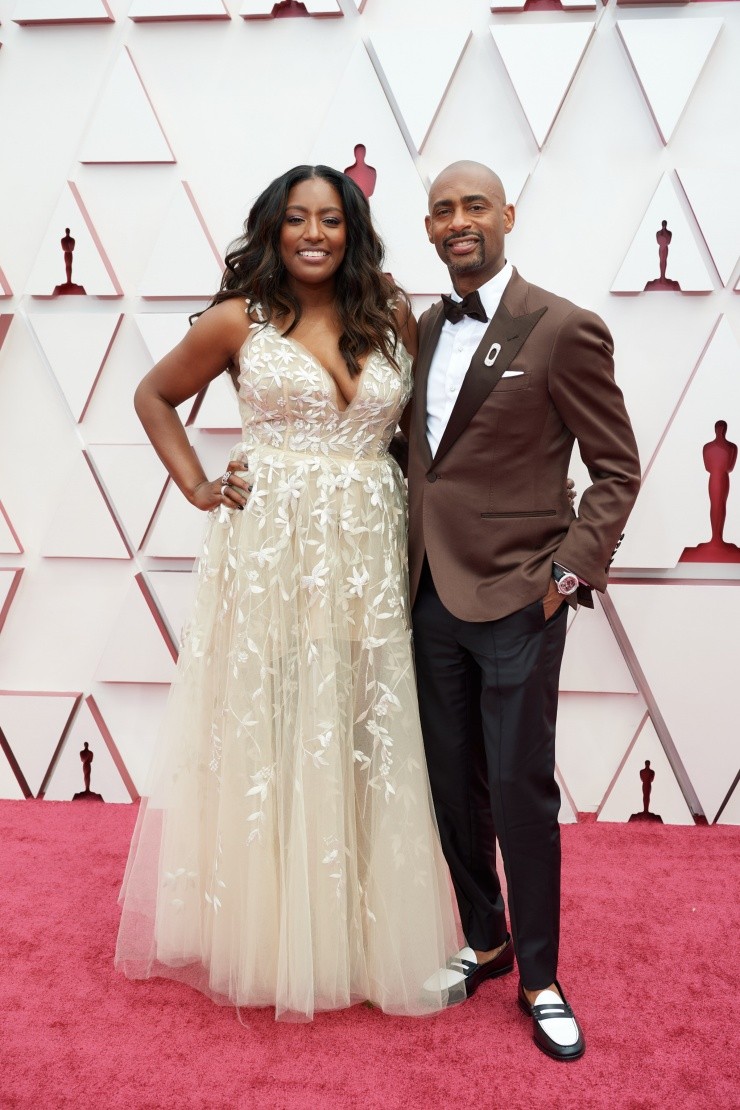 Looks alfombra roja de los Oscar 2021.(16)