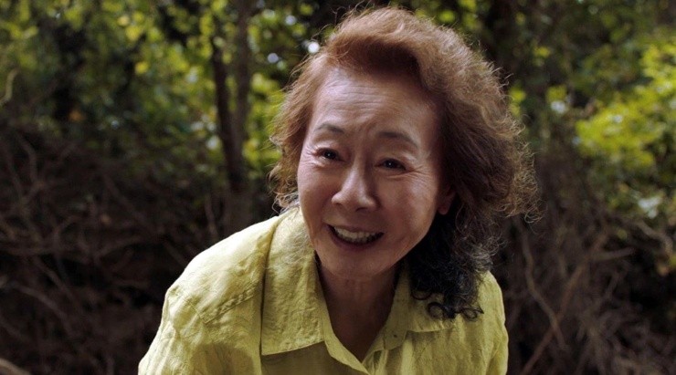 Oscar 2021: Yuh-Jung Youn interpretó a la abuela de la familia 
   Minari.