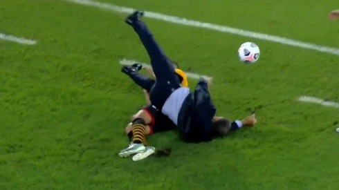 ¡Falta profe! Boca Juniors y Miguel Ángel Russo caen literalmente en Copa Libertadores.
