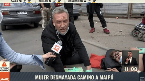Martín Cárcamo socorre a mujer cayó y se desmayó en la calle