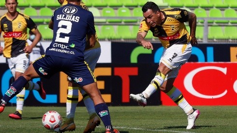 Esteban Paredes volvió a mostrar su vigencia con dos anotaciones en la goleada de Coquimbo Unido en Primera B