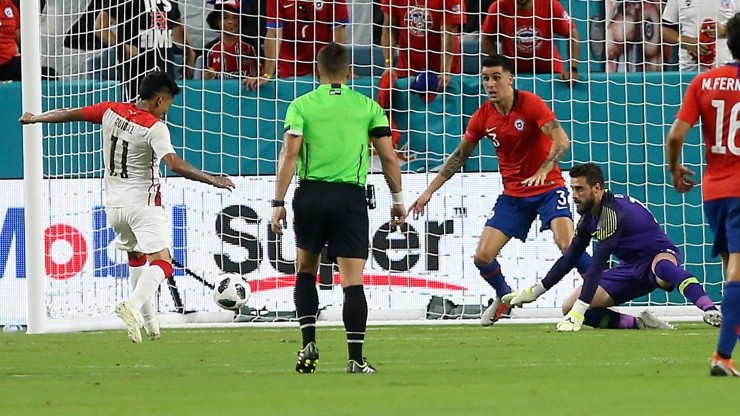 Enzo Roco, defensor de la selección chilena de fútbol