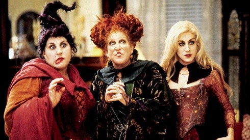 Mary, Winifred y Sarah, las hermanas Sanderson interpretadas por Kathy Najimy, Bette Midler y Sarah Jessica Parker, respectivamente, en Abracadabra o Hocus Pocus.