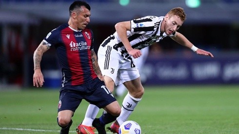 Medel regresó a la cancha en la caída del Bologna contra una Juventus que va a Champions.