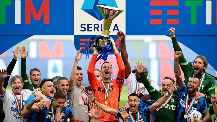 Alexis Sánchez celebró el 19° scudetto ganado por el Inter de Milán