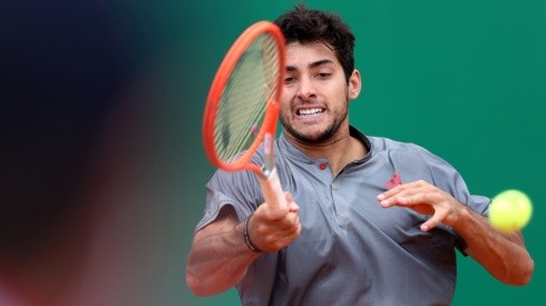 Garin igualó su mejor marca en Roland Garros, avanzando a tercera ronda.