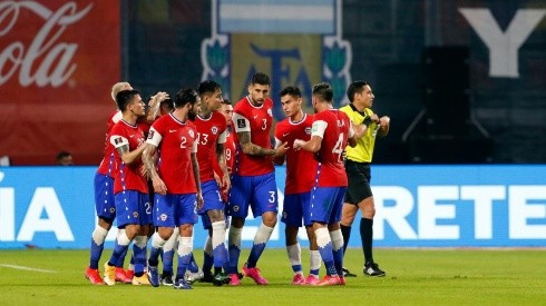 La Roja celebrando el gol de Alexis