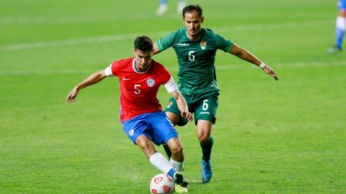 La selección chilena va por los tres puntos frente a Bolivia.