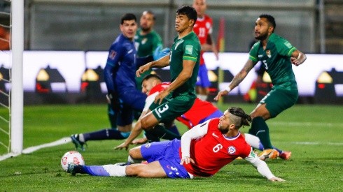 Bolivia plantó una línea defensiva que llegó a ser de nueve jugadores