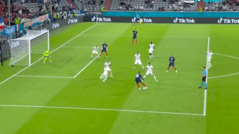 Mbappé anotó un golazo, pero el VAR se lo negó