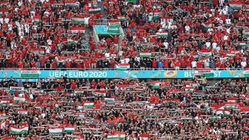 Los hinchas de Hungría disfrutan de volver al estadio en la actual Eurocopa sin distanciamiento social y ante Francia quieren hacerlo pesar. Foto: Getty.