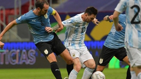 Godín contó la preocupación de su selección por la falta de gol
