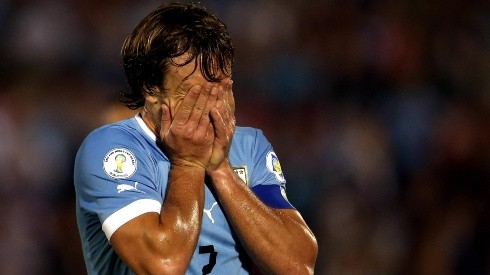 Diego Lugano preocupadísimo de la falta de gol de Uruguay