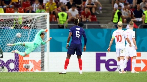 Paul Pogba se mandó un auténtico golazo para el 3-1 temporal de Francia.