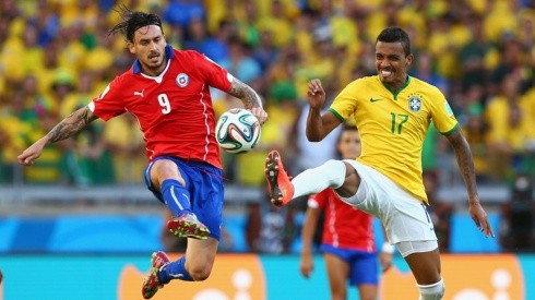 Mauricio Pinilla protagonizó uno de los partidos entre Brasil y Chile más recordados de la historia, en los octavos de final del Mundial de 2014