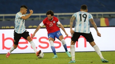 Ben Brereton se robó las miradas en su debut con la selección chilena