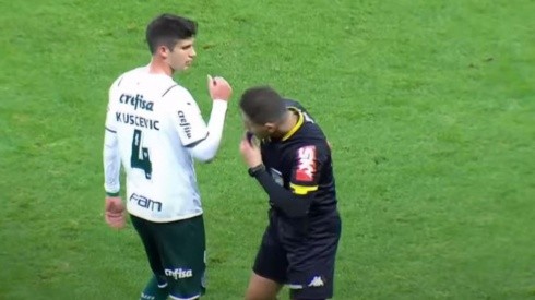 Kuscevic se fue expulsado en el Palmeiras