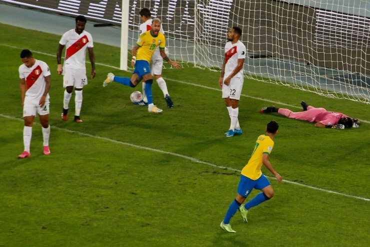 Lucas Paquetá puso el 1-0 en un primer tiempo que pintaba para goleada, pero Perú reaccionó con todo en el complemento. | Foto: Getty Images