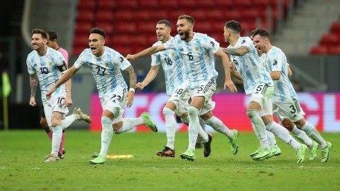 Lautaro encabeza el festejo de Argentina