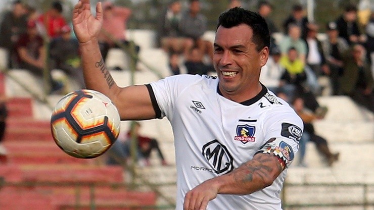Esteban Paredes visitó La Cisterna con Colo Colo