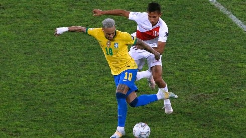Neymar mostró su molestia con algunos hinchas brasileños.