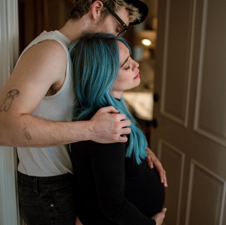 El parto en casa que tuvo Hillary Duff para recibir a su tercer hijo.(2)