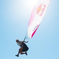 Chileno de 25 años es campeón mundial de parapente acrobático