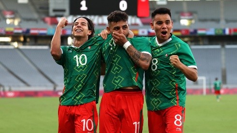 México goléo en su debut por 4-1 a Francia.