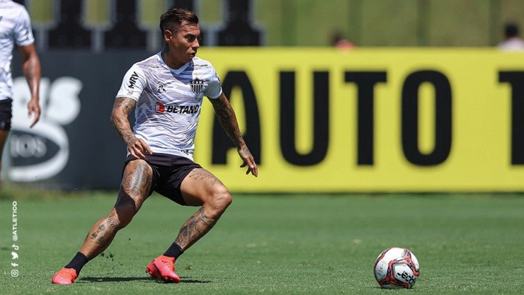 Eduardo Vargas espera mantener el nivel en Atlético Mineiro y regresar a Universidad de Chile