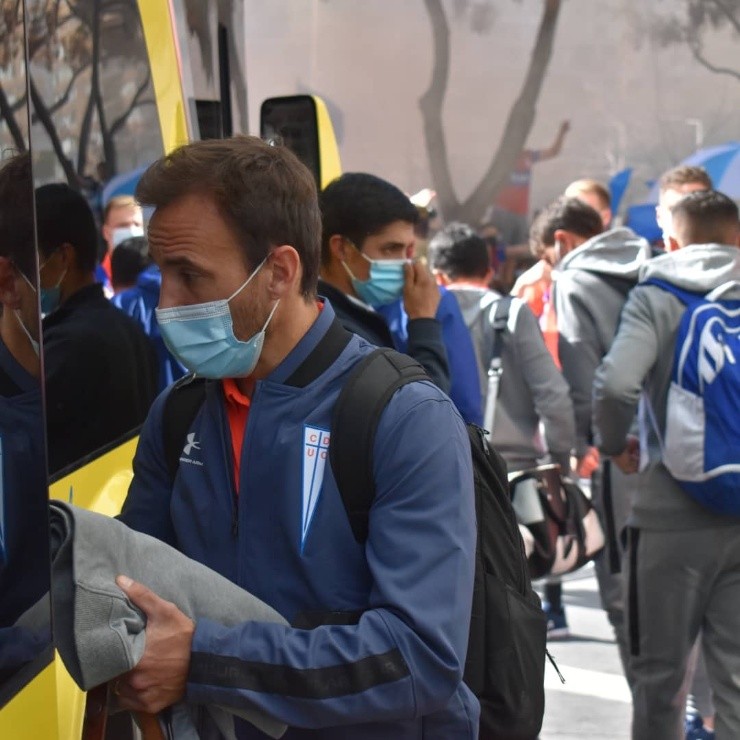 Los hinchas despidieron al plantel con un banderazo(FOTO: CRUZADOS)