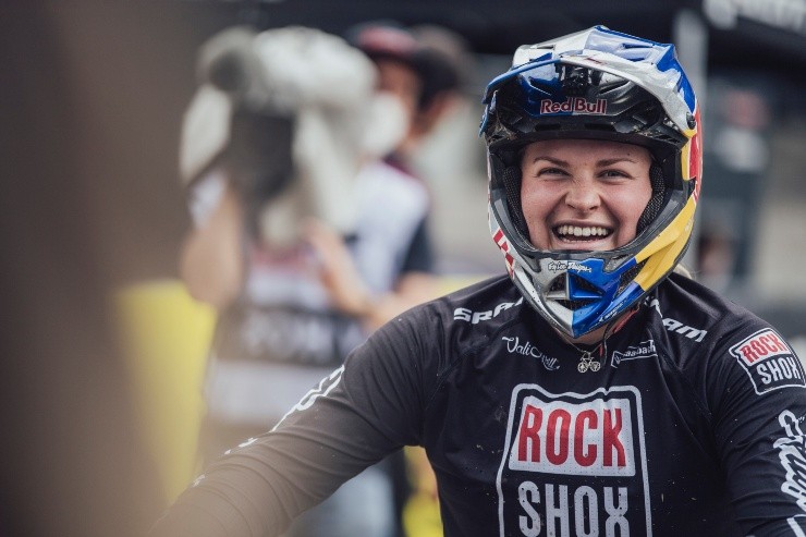 Con 19 años Vali Höll es un fenómeno en el mundo del ciclismo | Foto: Red Bull Content Pool.